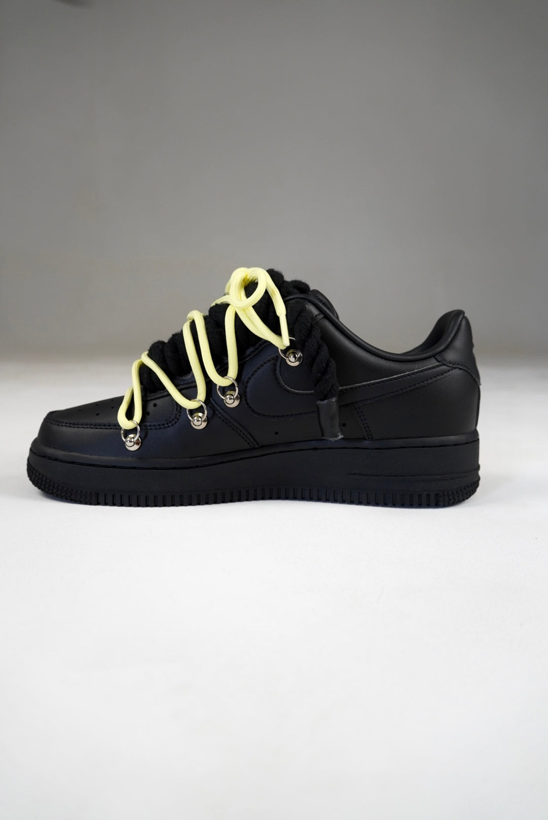 AF1 Black Off-White Laces (Glow)