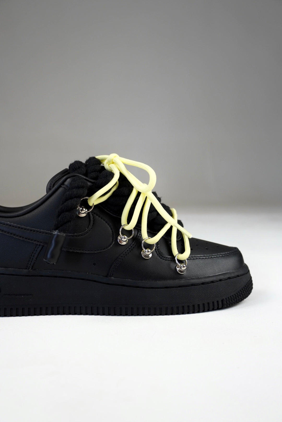 AF1 Black Off-White Laces (Glow)